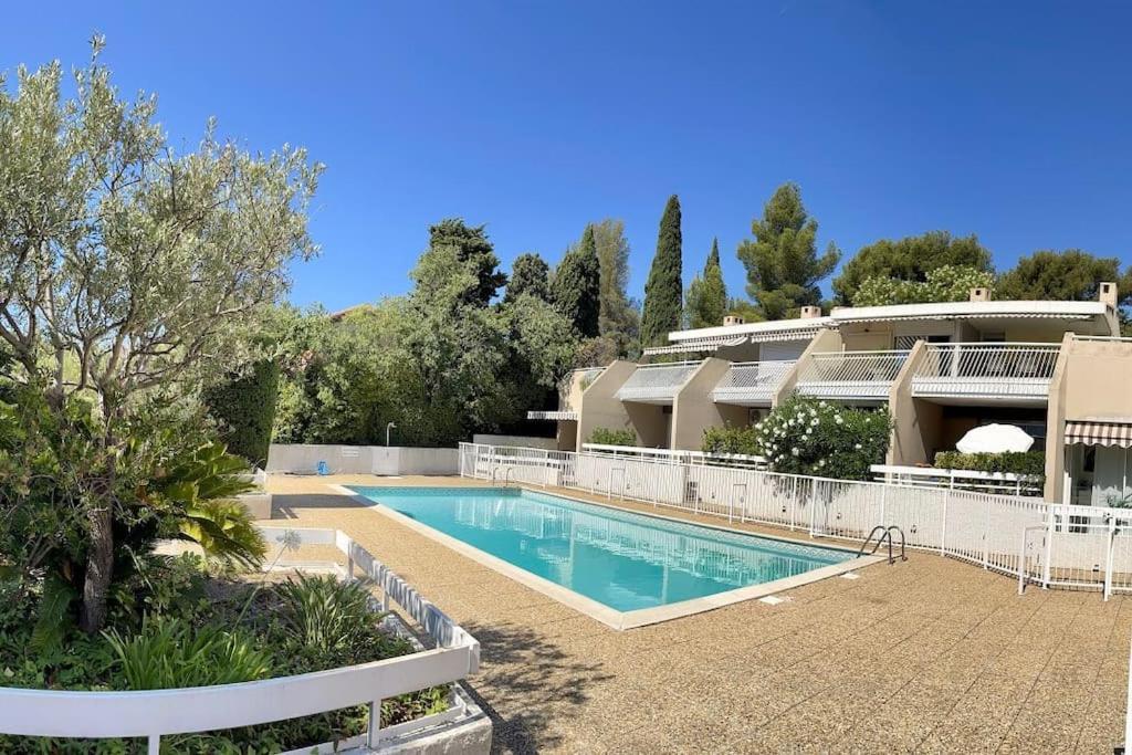 Le Solea - Cassis Centre Residence Le Club Avec Piscine Et Garage Pour 2-4 Personnes Luaran gambar